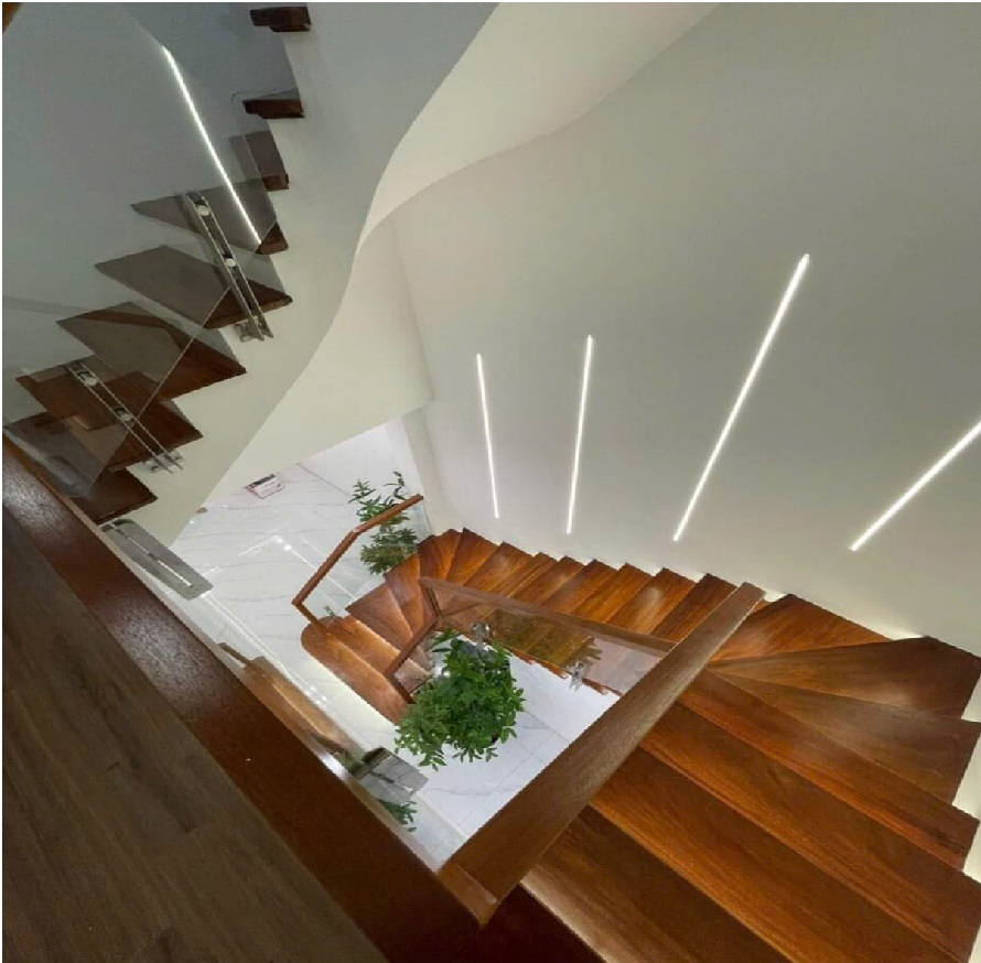 NHÀ VIP KHU PHÂN LÔ Thang máy phố Nguyễn An Ninh 40M 5 Tầng, tầm 10m ra Mặt Phố
